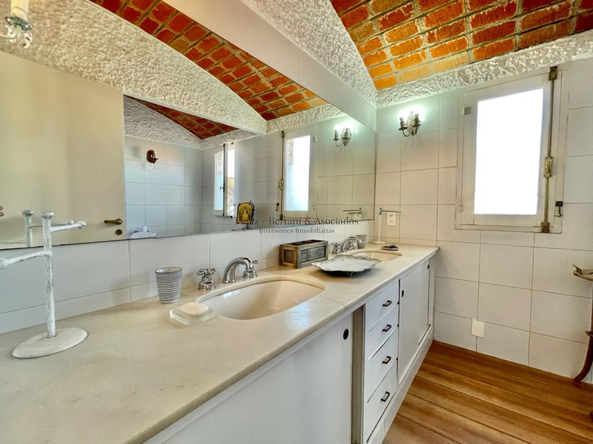 Casa ID.116 - Casa en Faro de Punta del Este 
