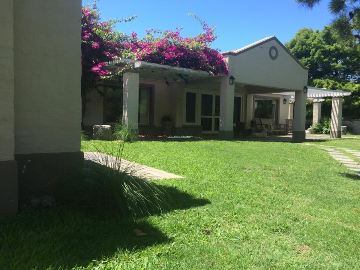 Casa ID.118 - Casa de tres dormitorios en venta, Punta del Este