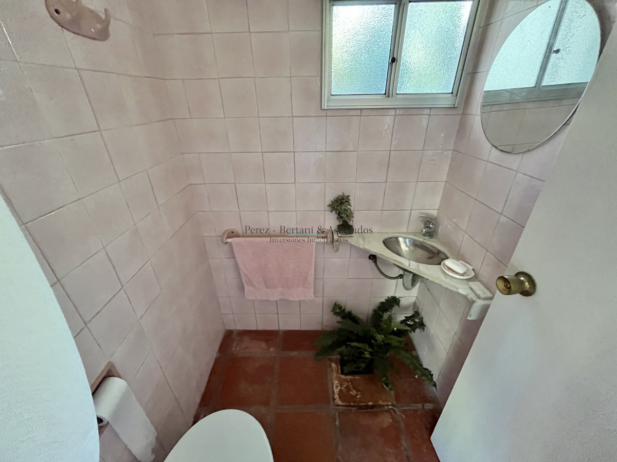 Casa ID.111 - Casa en Venta Cuatro Dormitorios en Cantegril, Punta Del Este 
