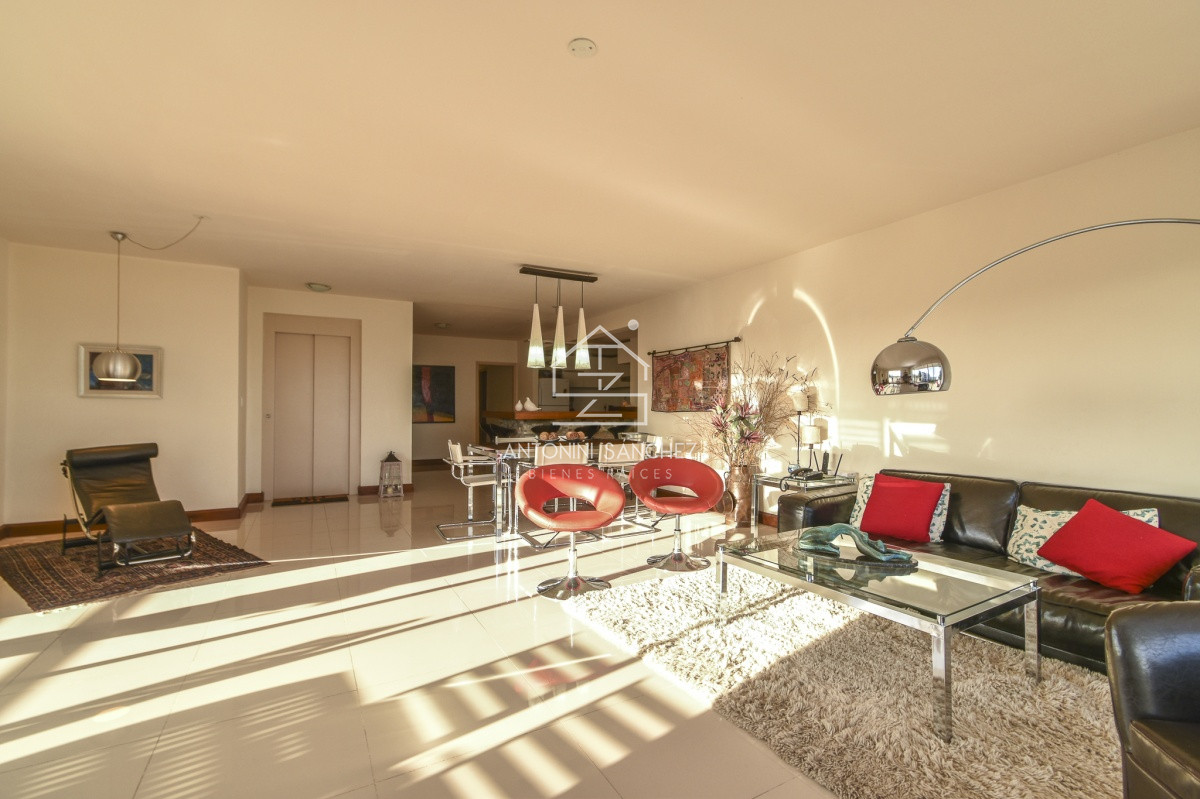 Apartamento ID.904 - Excelente Apartamento de Tres Dormitorios frente al Mar - Punta Este