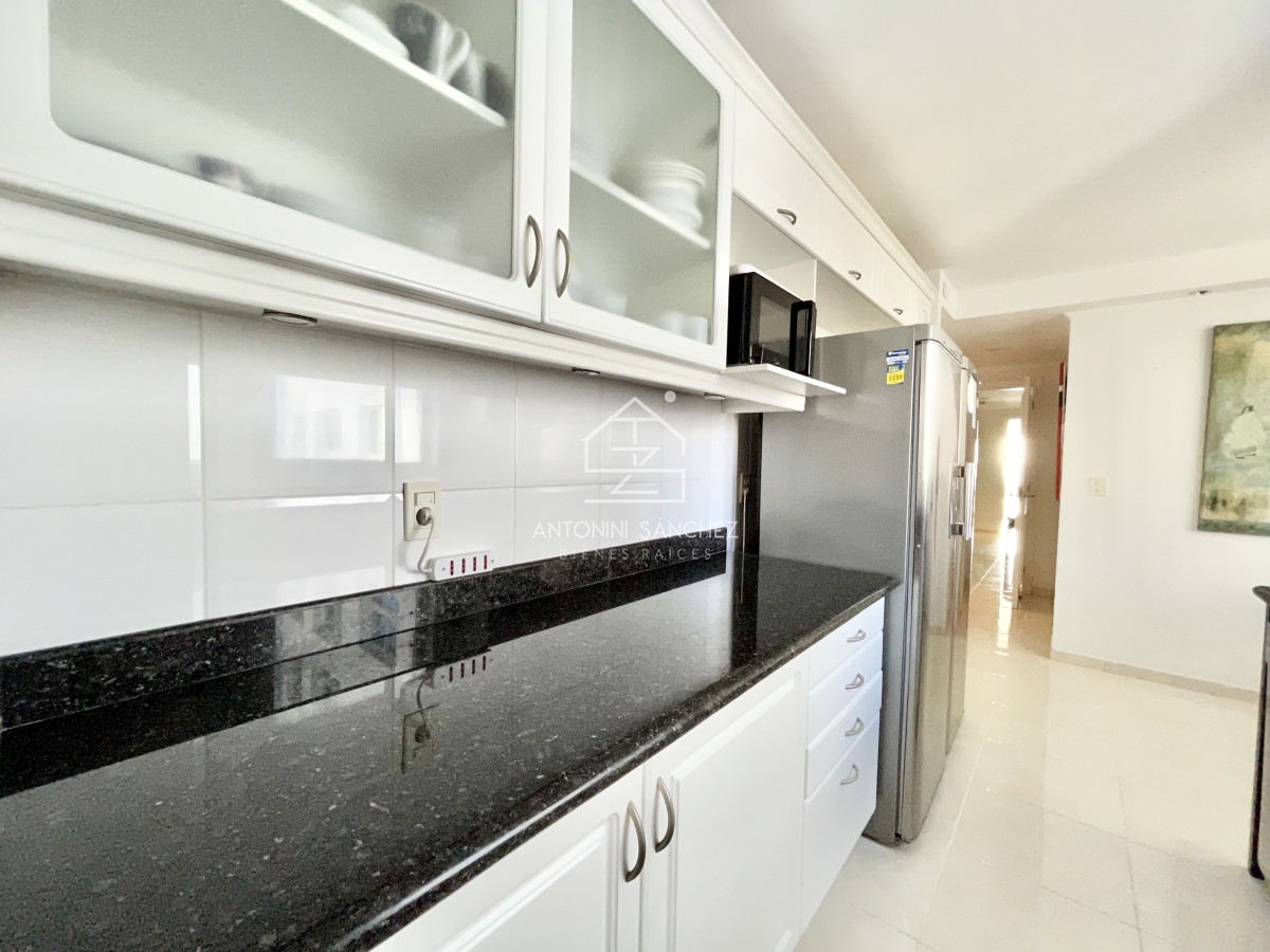 Apartamento ID.1420 - Millenium Tower  de Tres Dormitorios Primera Linea de Playa Mansa 