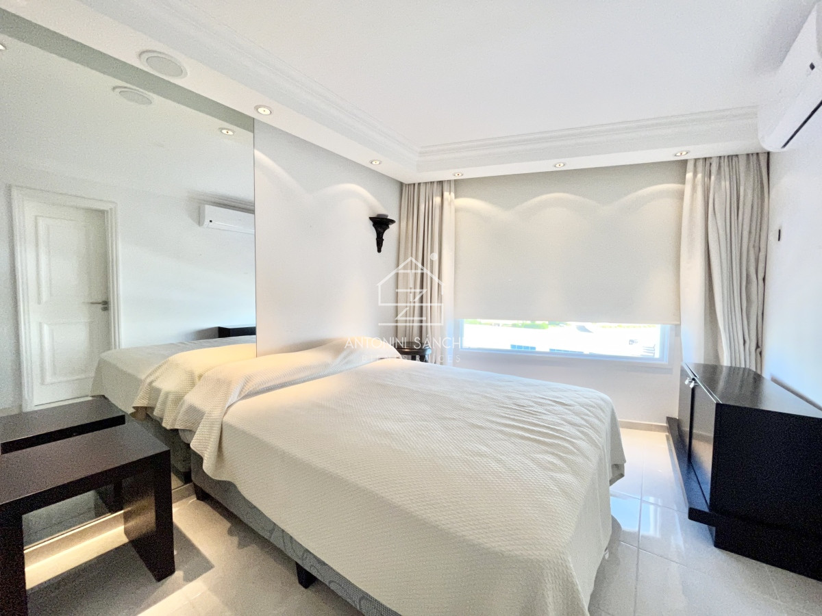 Apartamento ID.1420 - Millenium Tower  de Tres Dormitorios Primera Linea de Playa Mansa 