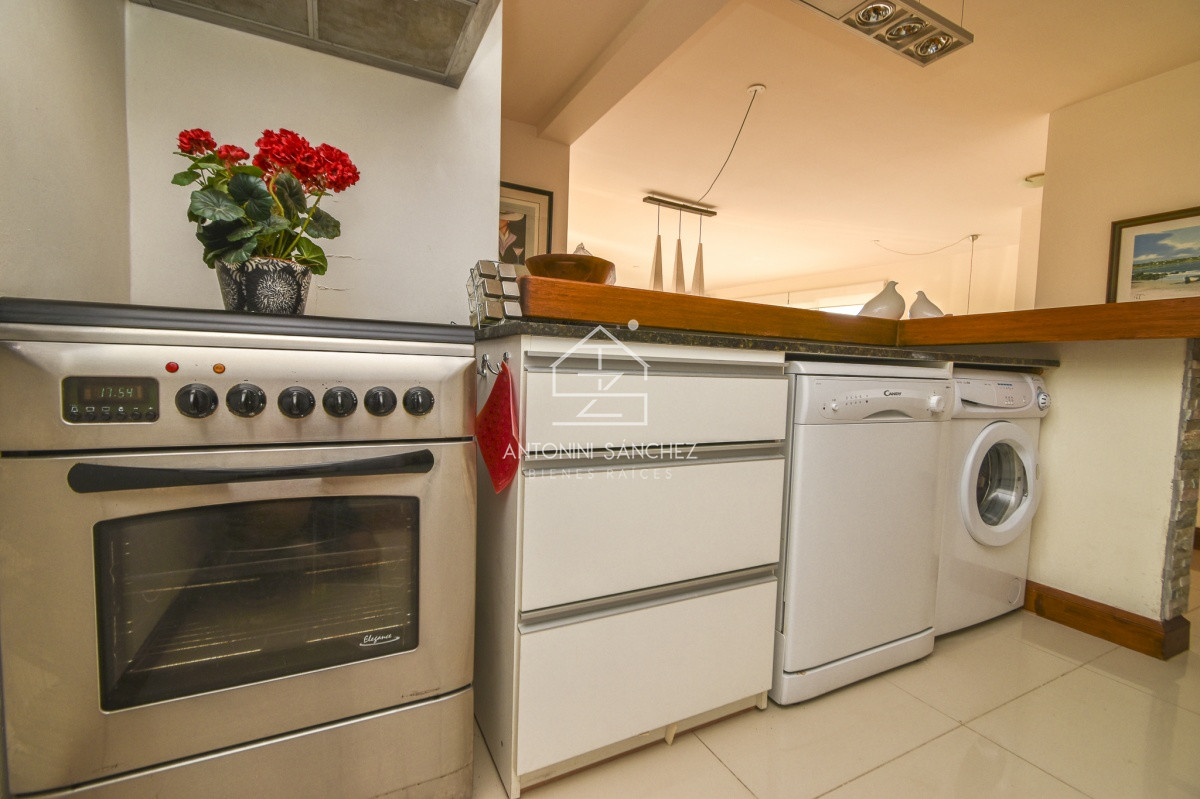 Apartamento ID.904 - Excelente Apartamento de Tres Dormitorios frente al Mar - Punta Este