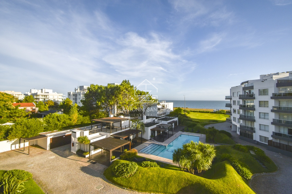 Apartamento ID.904 - Excelente Apartamento de Tres Dormitorios frente al Mar - Punta Este