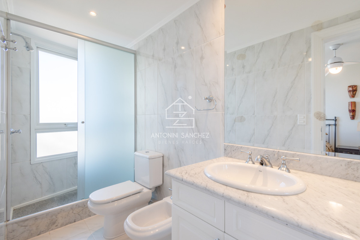 Apartamento ID.1417 - Millenium Tower Apartamento en Venta - Tres Dormitorios en Suite