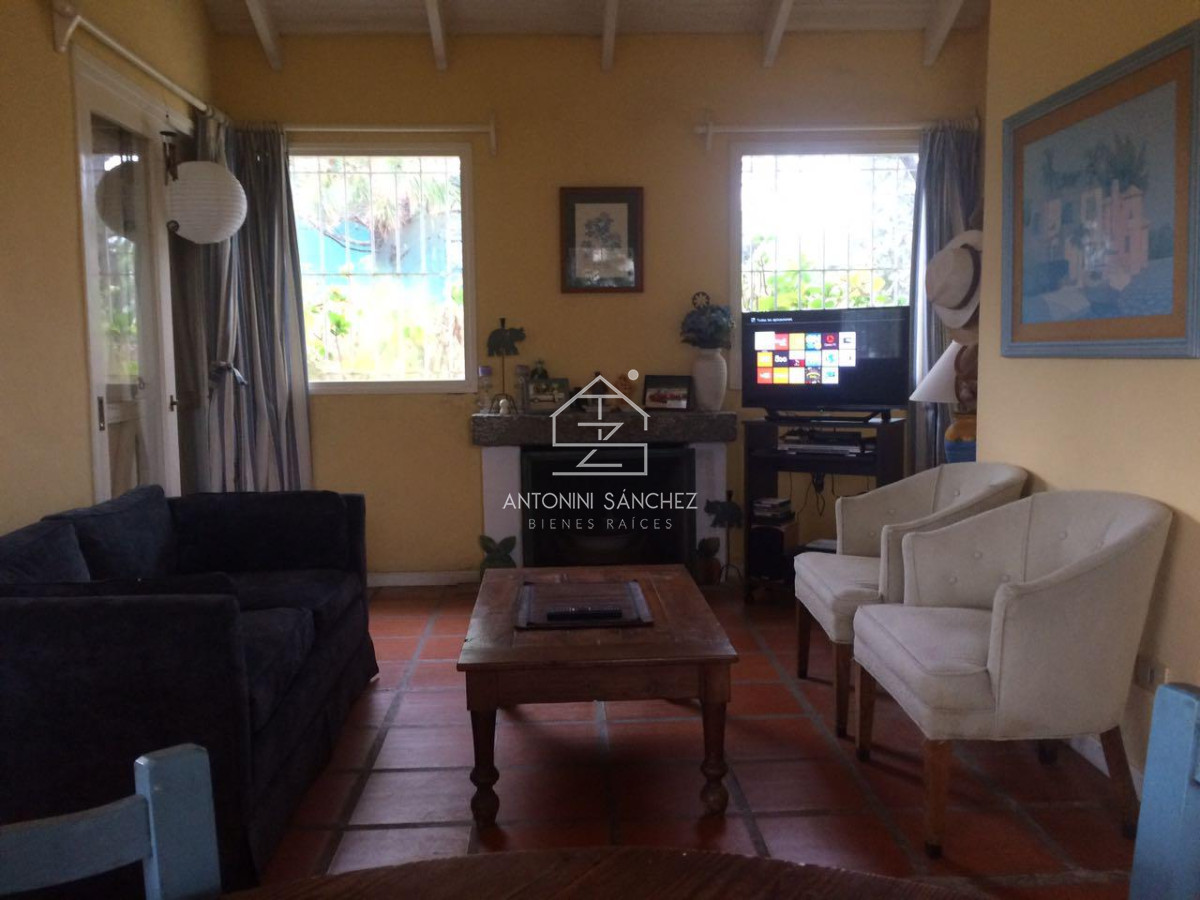 Casa ID.1174 - Casa en La Barra con muy Buenas Vistas