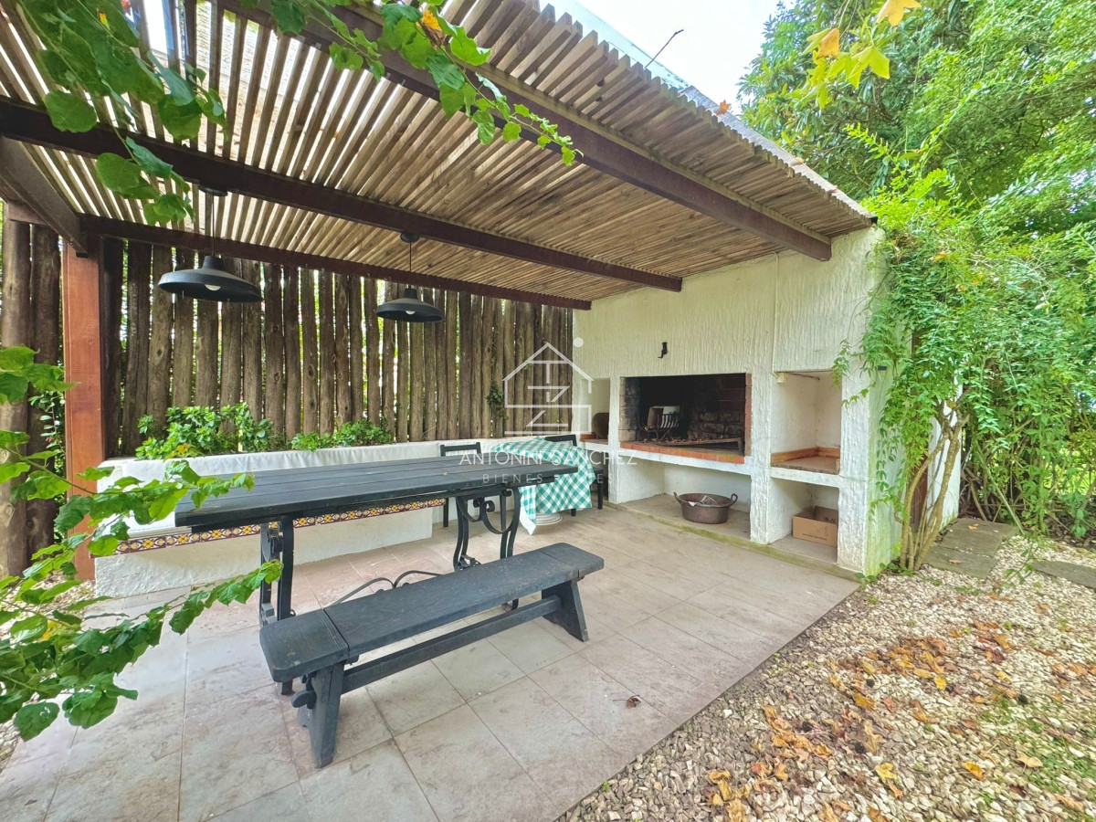 Casa ID.556 - Casa en Venta en San Rafael Cuatro Dormitorios