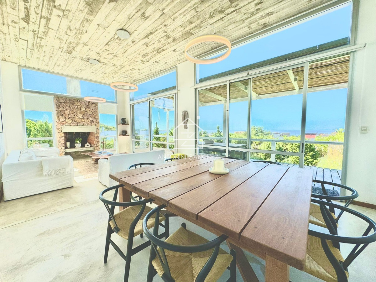 Casa ID.881 - Casa en Venta en Pueblo de José Ignacio Cuatro Dormitorios y Dependencia