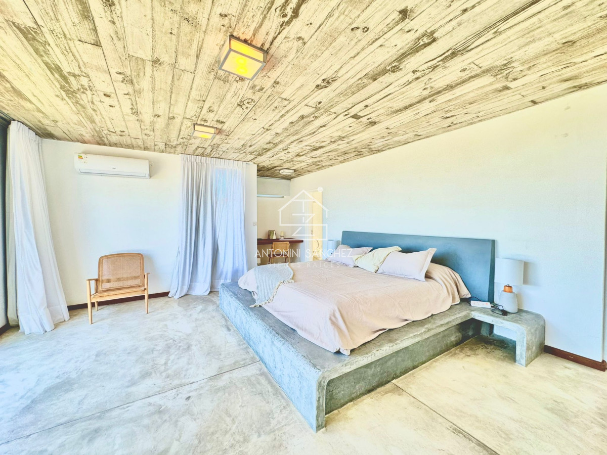 Casa ID.881 - Casa en Venta en Pueblo de José Ignacio Cuatro Dormitorios y Dependencia