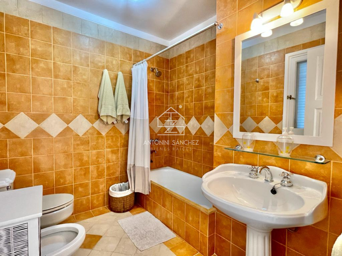 Casa ID.883 - Casa Mansion en Venta Playa Brava Punta del Este 