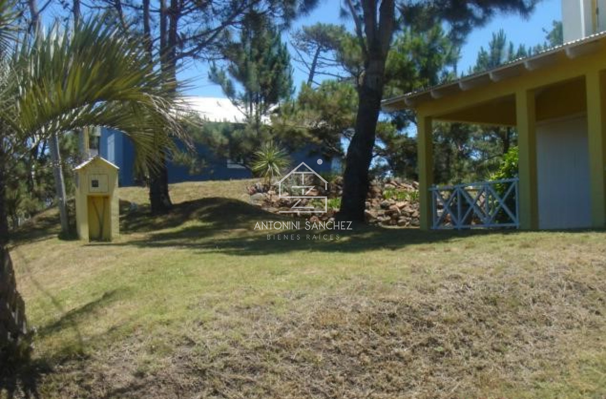 Casa ID.1174 - Casa en La Barra con muy Buenas Vistas