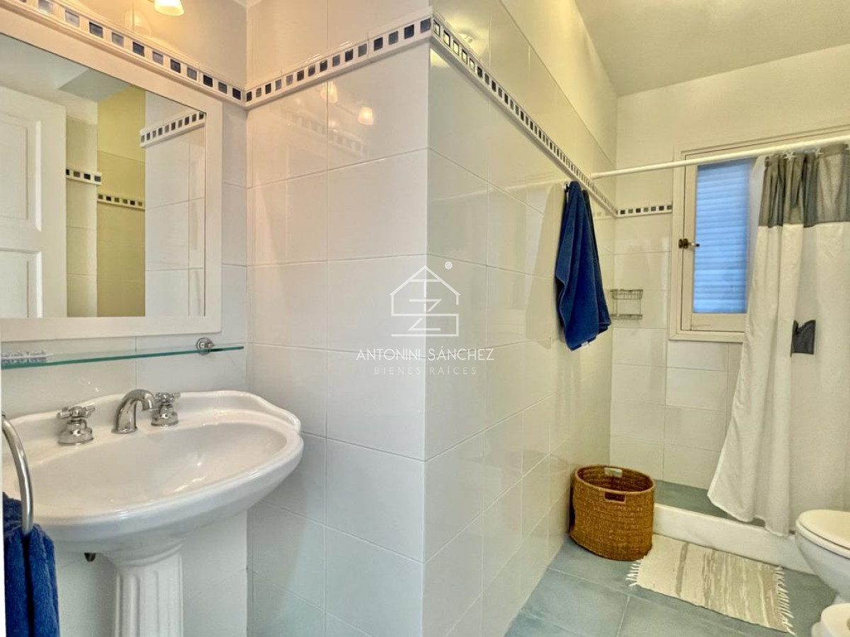 Casa ID.883 - Casa Mansion en Venta Playa Brava Punta del Este 