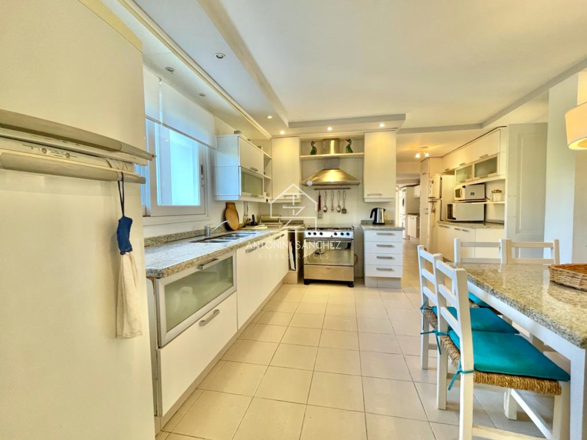 Casa ID.883 - Casa Mansion en Venta Playa Brava Punta del Este 