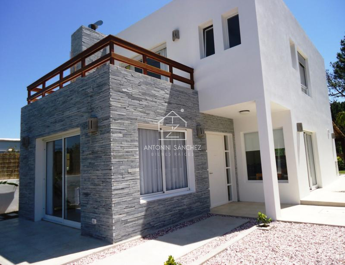 Casa ID.1170 - Casa en La Barra, 4 dormitorios *