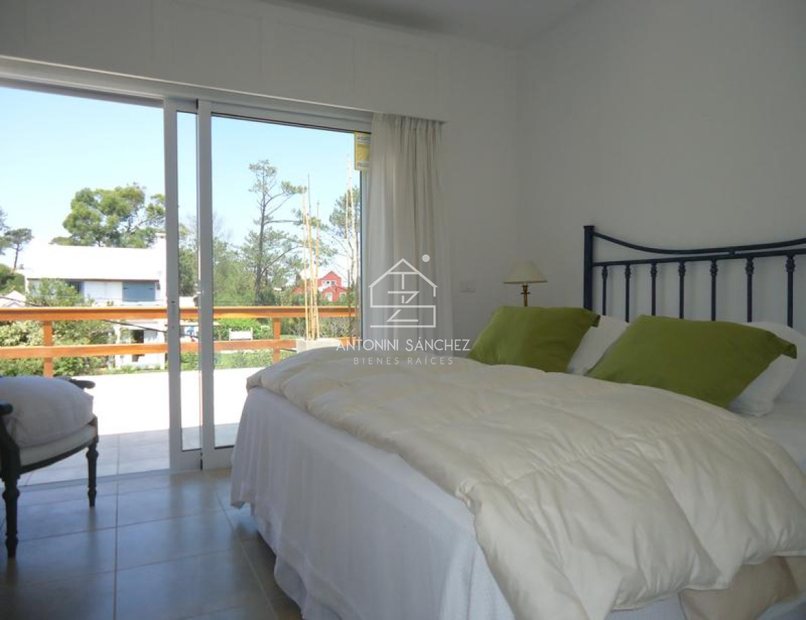Casa ID.1170 - Casa en La Barra, 4 dormitorios *
