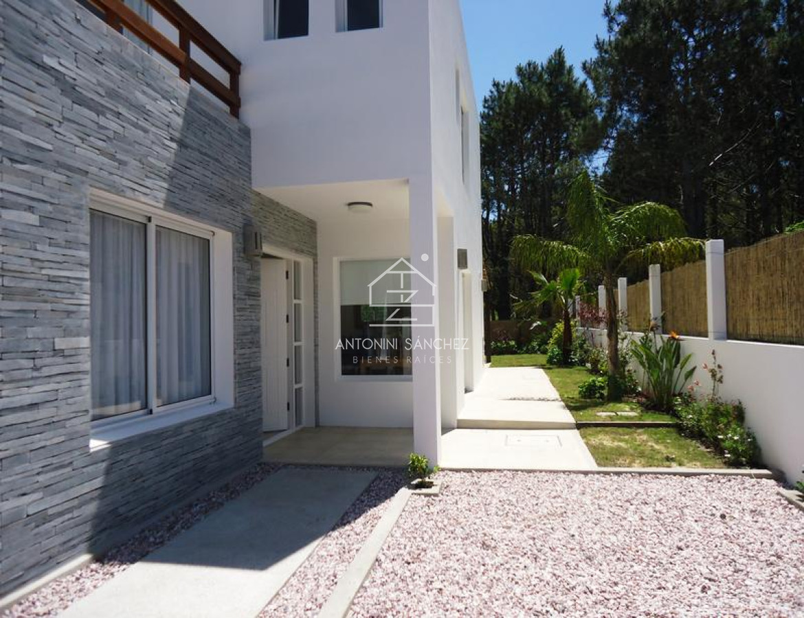 Casa ID.1170 - Casa en La Barra, 4 dormitorios *