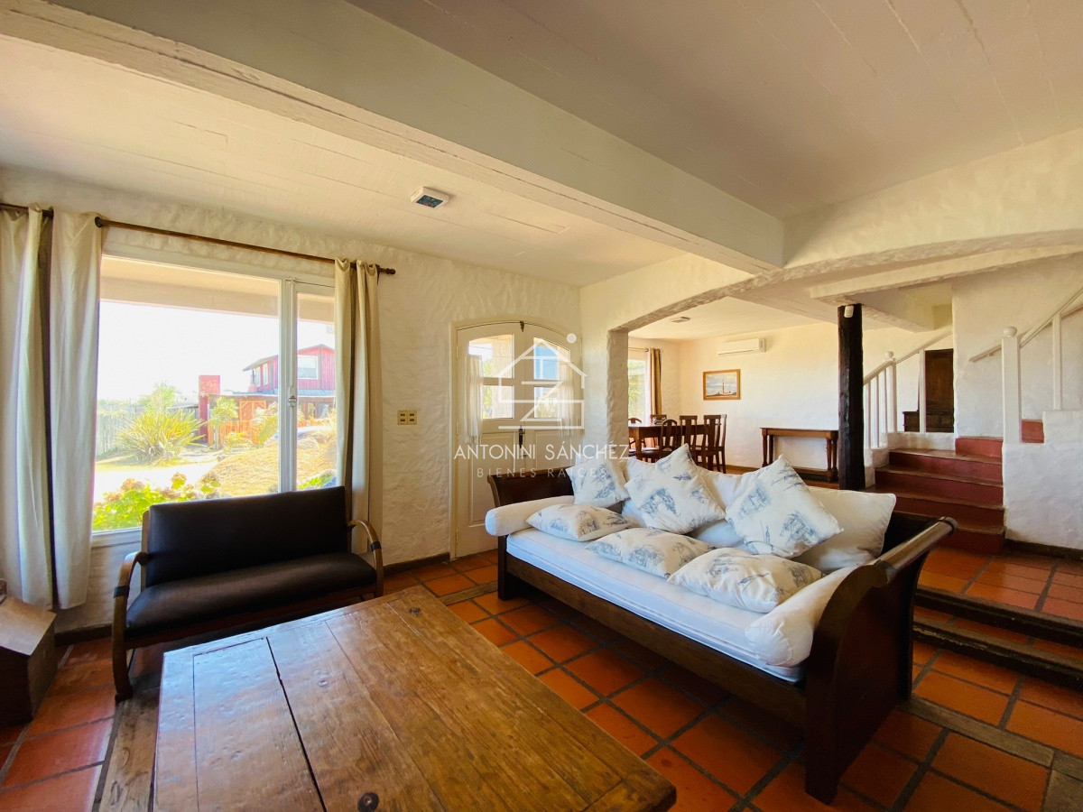 Casa ID.1173 - Casa a metros del mar 3 dormitorios 2 baños más dependencia con baño