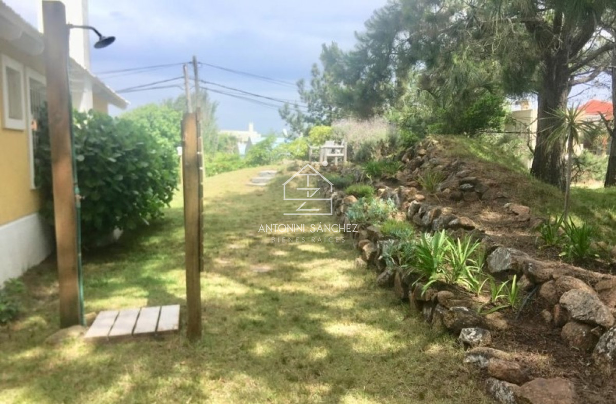 Casa ID.1174 - Casa en La Barra con muy Buenas Vistas