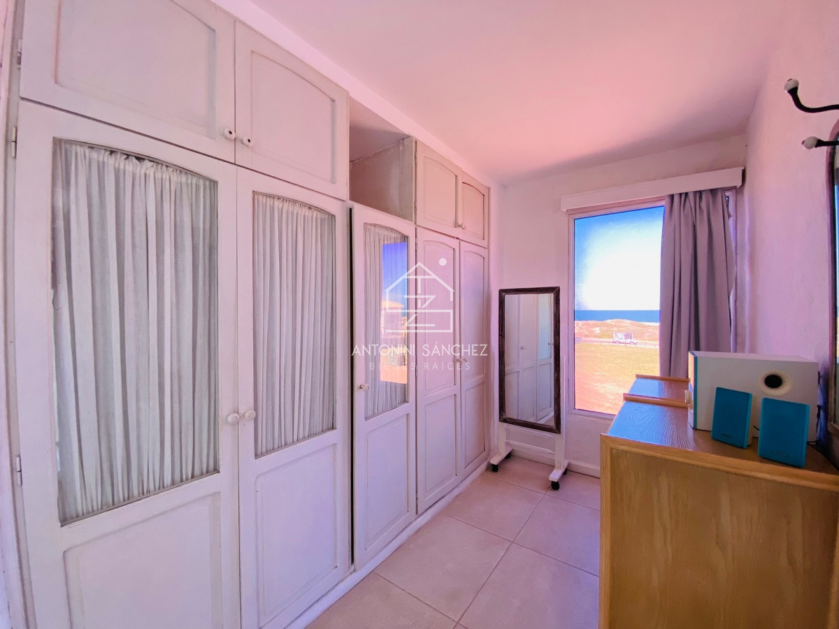 Casa ID.1173 - Casa a metros del mar 3 dormitorios 2 baños más dependencia con baño