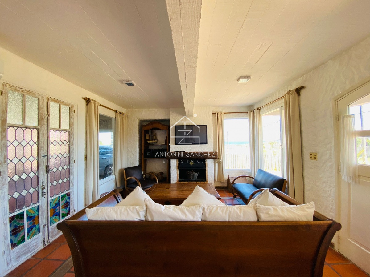 Casa ID.1173 - Casa a metros del mar 3 dormitorios 2 baños más dependencia con baño