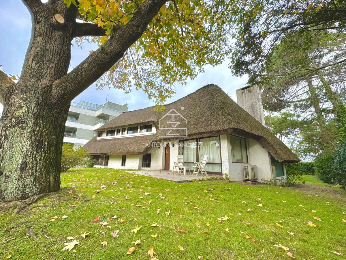 Casa ID.556 - Casa en Venta en San Rafael Cuatro Dormitorios