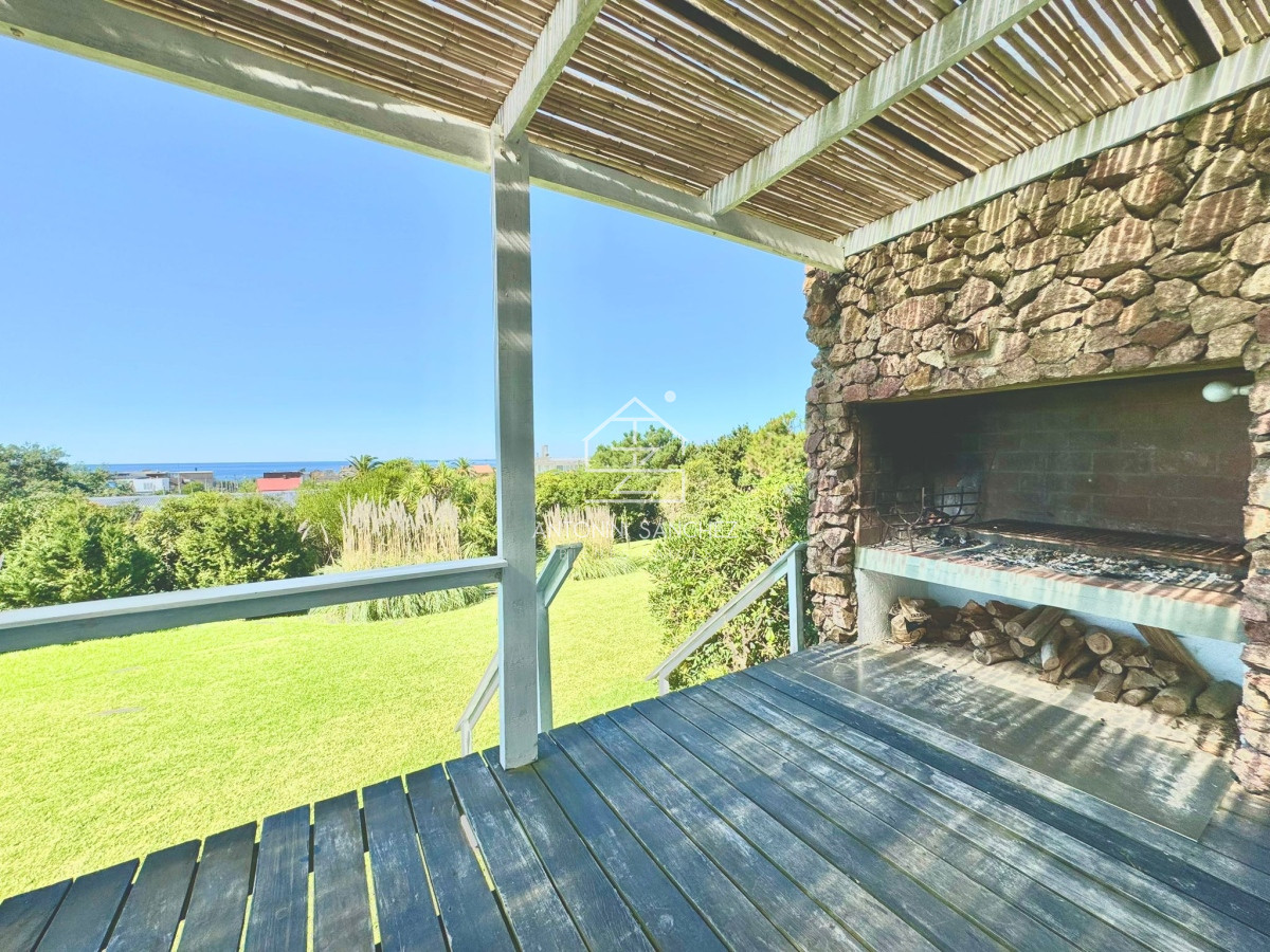 Casa ID.881 - Casa en Venta en Pueblo de José Ignacio Cuatro Dormitorios y Dependencia