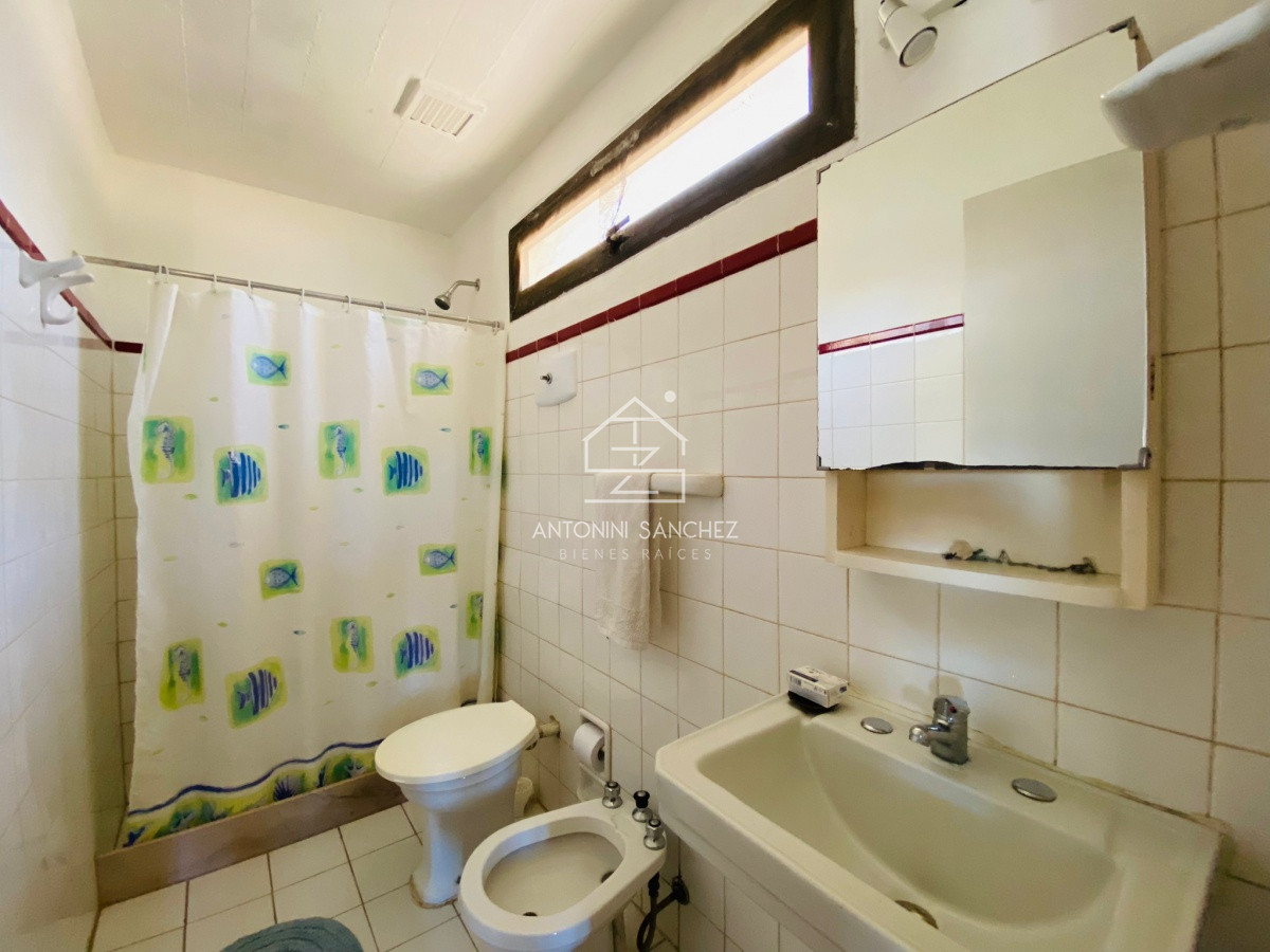 Casa ID.1173 - Casa a metros del mar 3 dormitorios 2 baños más dependencia con baño