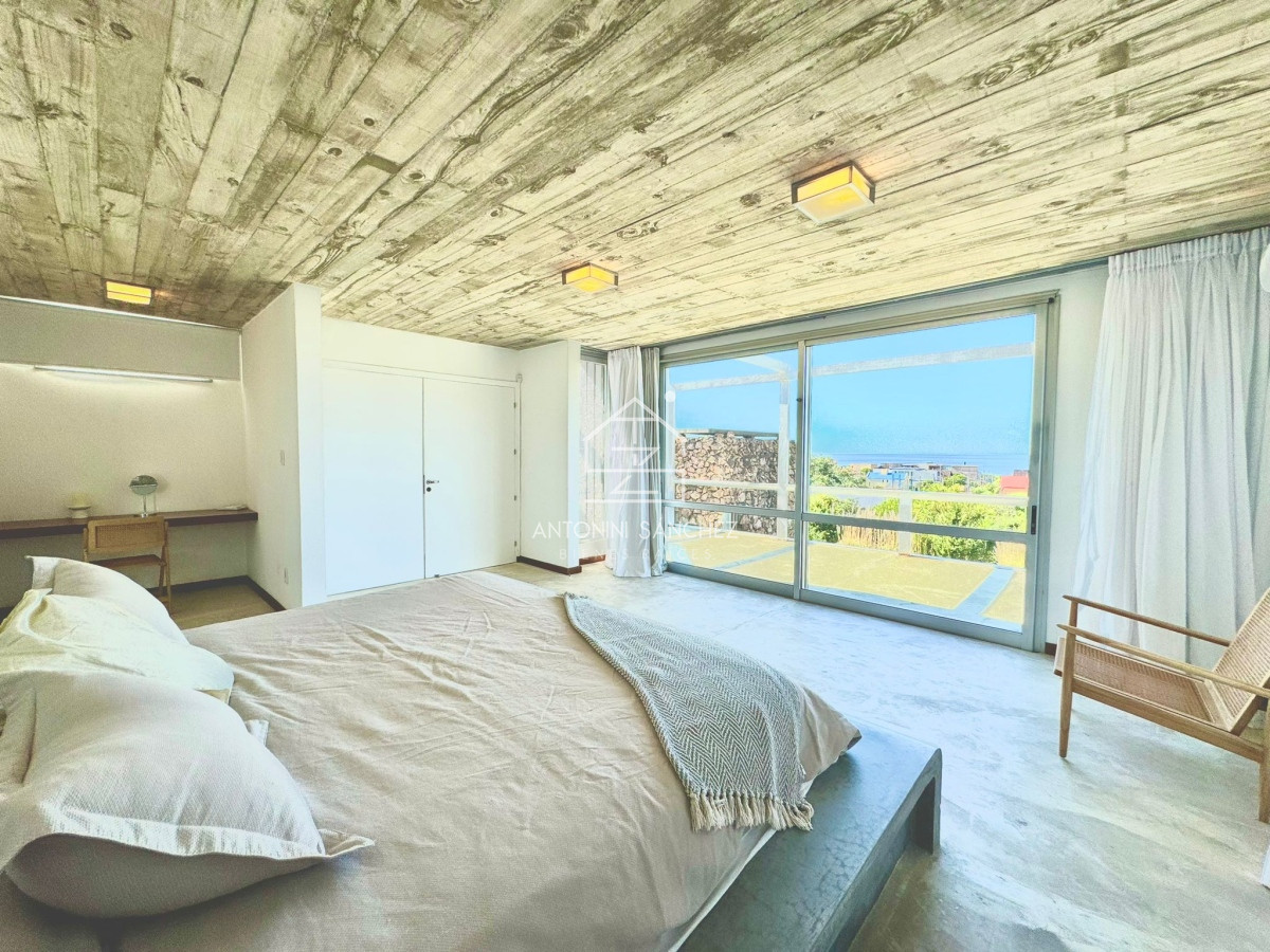 Casa ID.881 - Casa en Venta en Pueblo de José Ignacio Cuatro Dormitorios y Dependencia