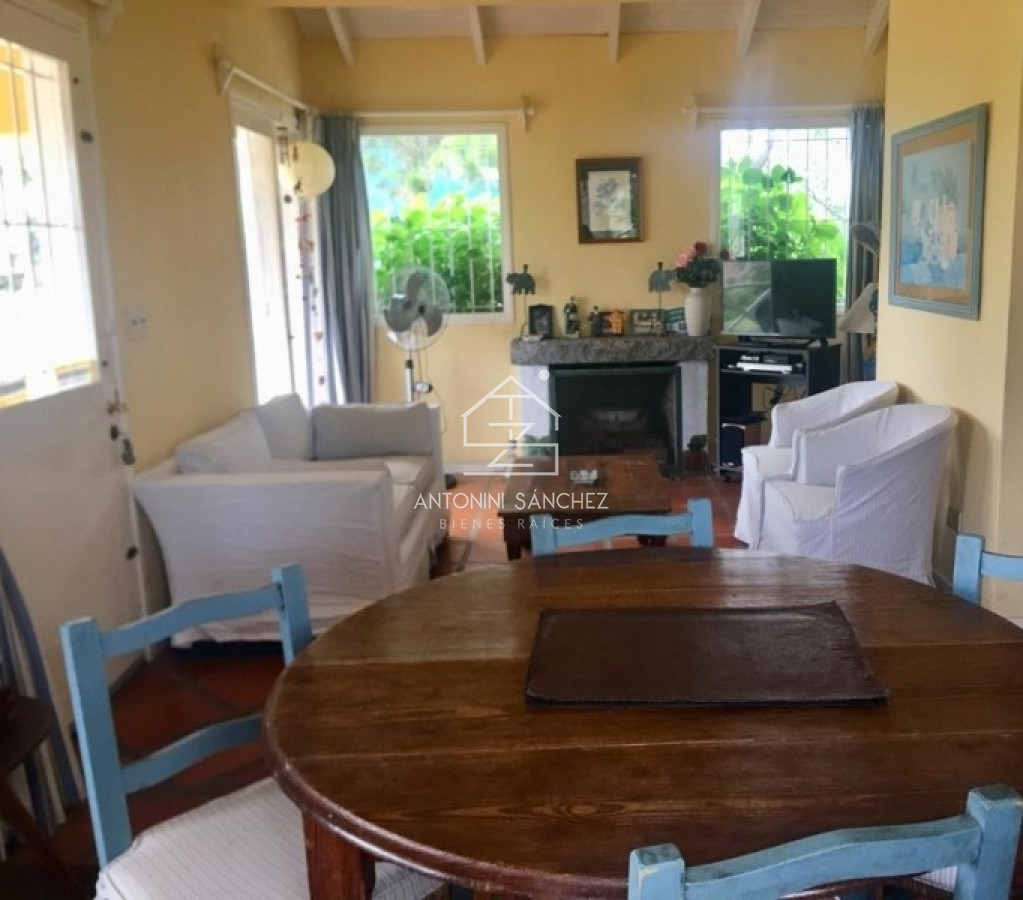 Casa ID.1174 - Casa en La Barra con muy Buenas Vistas