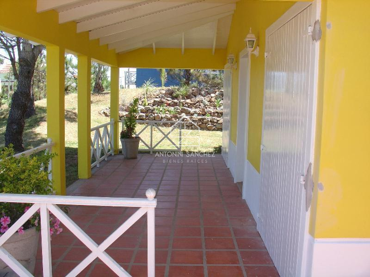 Casa ID.1174 - Casa en La Barra con muy Buenas Vistas