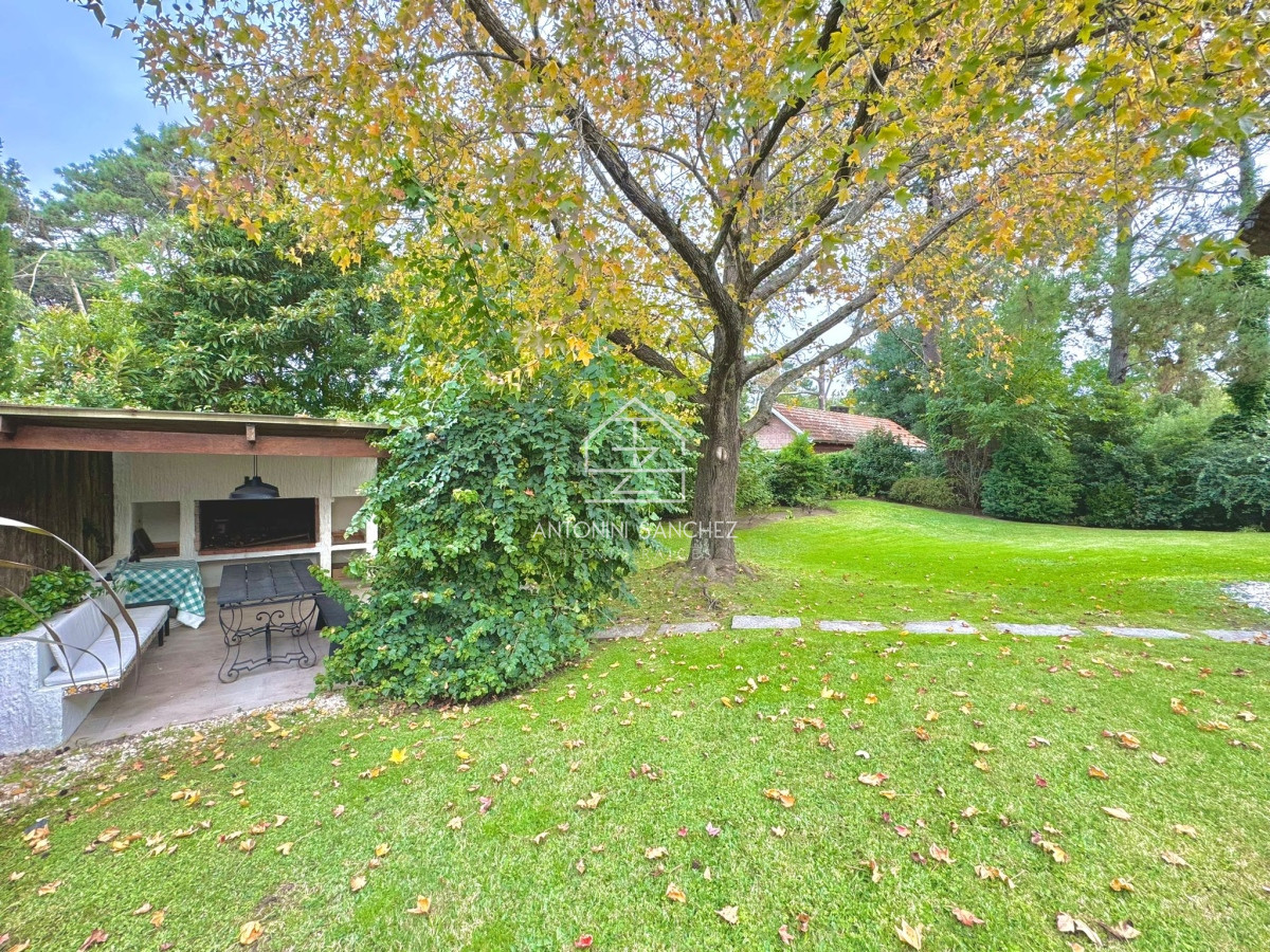 Casa ID.556 - Casa en Venta en San Rafael Cuatro Dormitorios