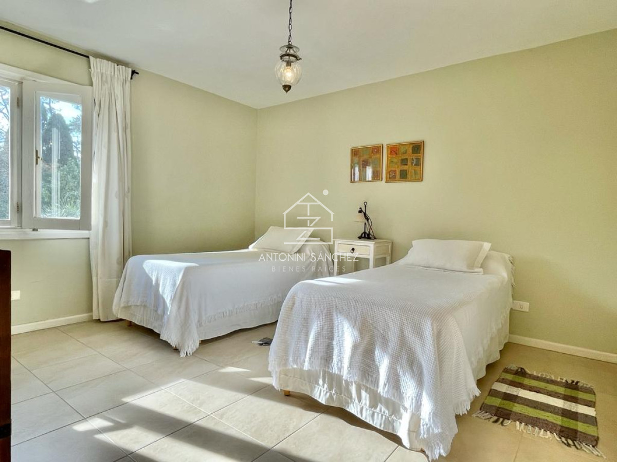 Casa ID.883 - Casa Mansion en Venta Playa Brava Punta del Este 