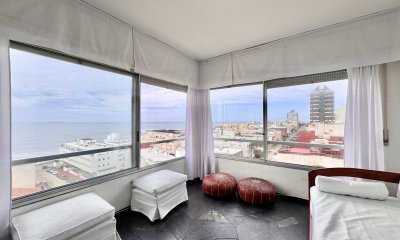 Apartamento en Península de dos dormitorios en venta.