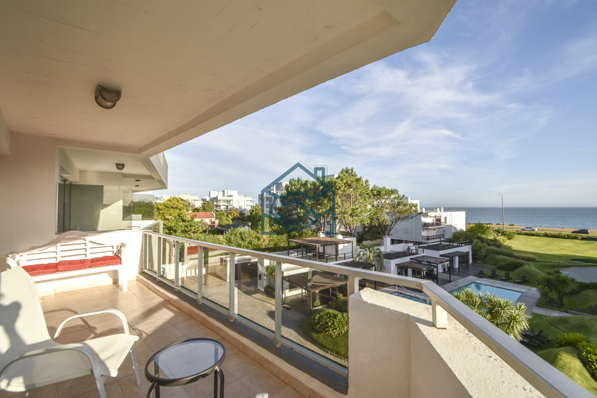 Apartamento ID.883/Excelente-Apartamento-de-Tres-Dormitorios-frente-al-Mar---Punta-Este - Excelente Apartamento de Tres Dormitorios frente al Mar - Punta Este