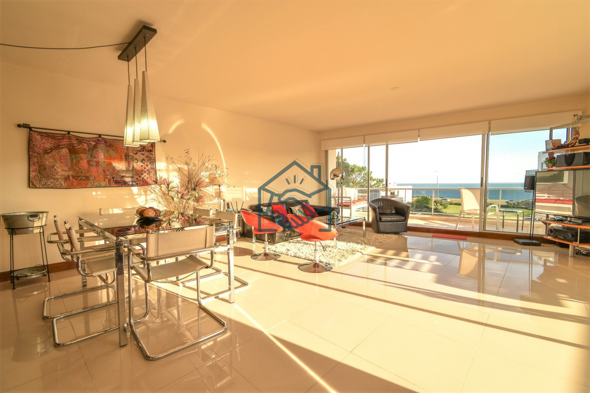 Apartamento ID.883/Excelente-Apartamento-de-Tres-Dormitorios-frente-al-Mar---Punta-Este - Excelente Apartamento de Tres Dormitorios frente al Mar - Punta Este