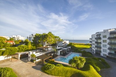 Apartamento ID.883/Excelente-Apartamento-de-Tres-Dormitorios-frente-al-Mar---Punta-Este - Excelente Apartamento de Tres Dormitorios frente al Mar - Punta Este