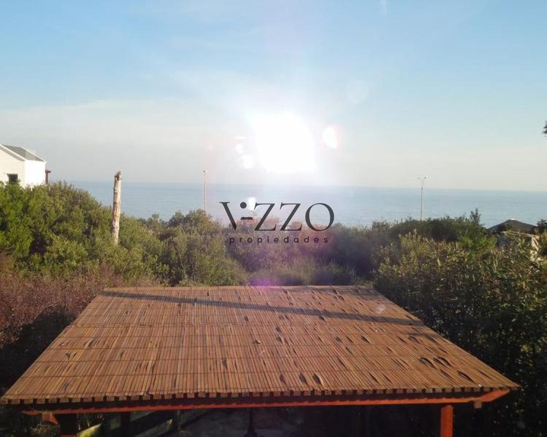Casa ID.441/Venta-y-alquiler-temporario-de-gran-casa-en-Pinares-a-una-cuadra-de-la-Playa - Venta y alquiler temporario de gran casa en Pinares a una cuadra de la Playa