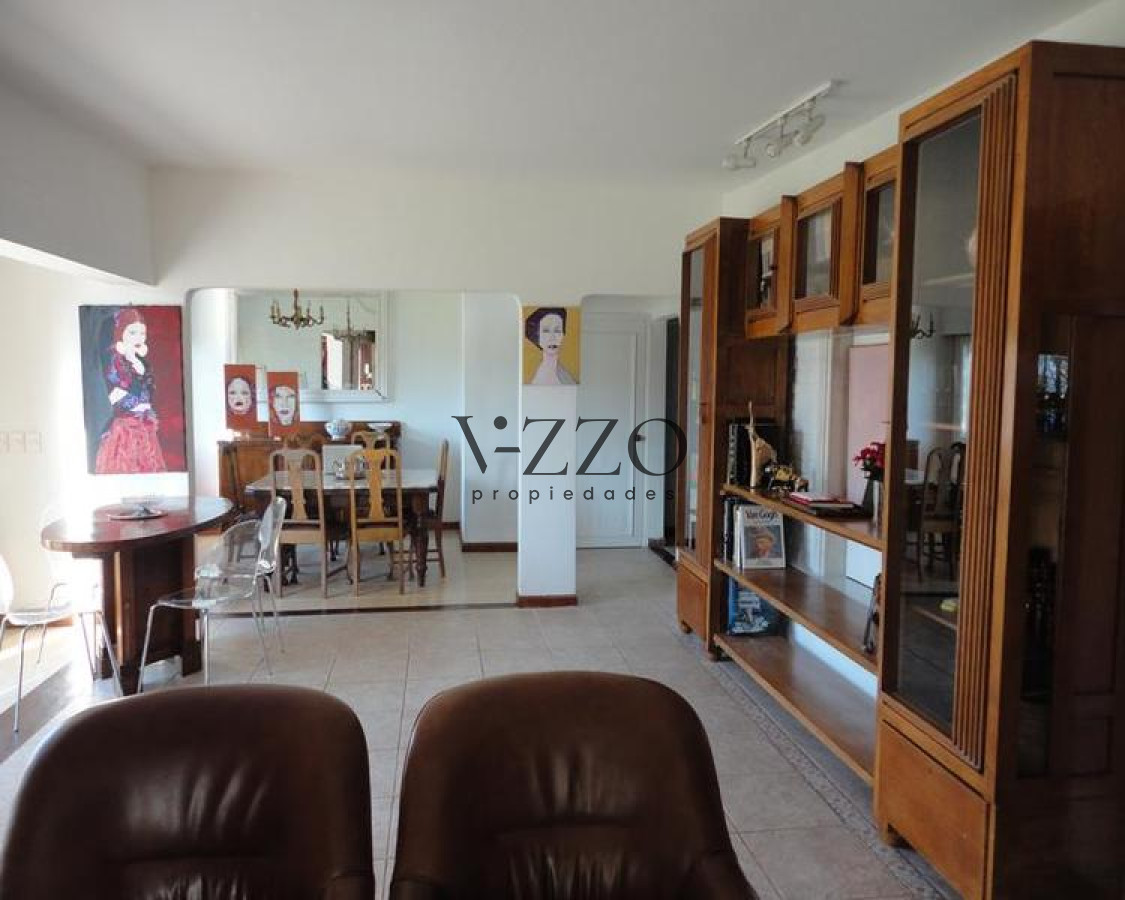 Casa ID.441/Venta-y-alquiler-temporario-de-gran-casa-en-Pinares-a-una-cuadra-de-la-Playa - Venta y alquiler temporario de gran casa en Pinares a una cuadra de la Playa