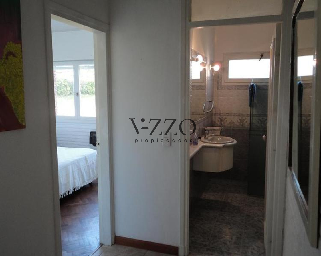 Casa ID.441/Venta-y-alquiler-temporario-de-gran-casa-en-Pinares-a-una-cuadra-de-la-Playa - Venta y alquiler temporario de gran casa en Pinares a una cuadra de la Playa