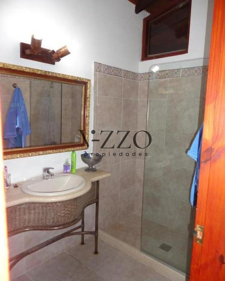Casa ID.441/Venta-y-alquiler-temporario-de-gran-casa-en-Pinares-a-una-cuadra-de-la-Playa - Venta y alquiler temporario de gran casa en Pinares a una cuadra de la Playa