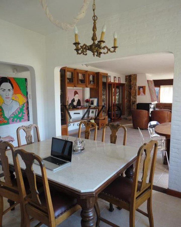 Casa ID.441/Venta-y-alquiler-temporario-de-gran-casa-en-Pinares-a-una-cuadra-de-la-Playa - Venta y alquiler temporario de gran casa en Pinares a una cuadra de la Playa