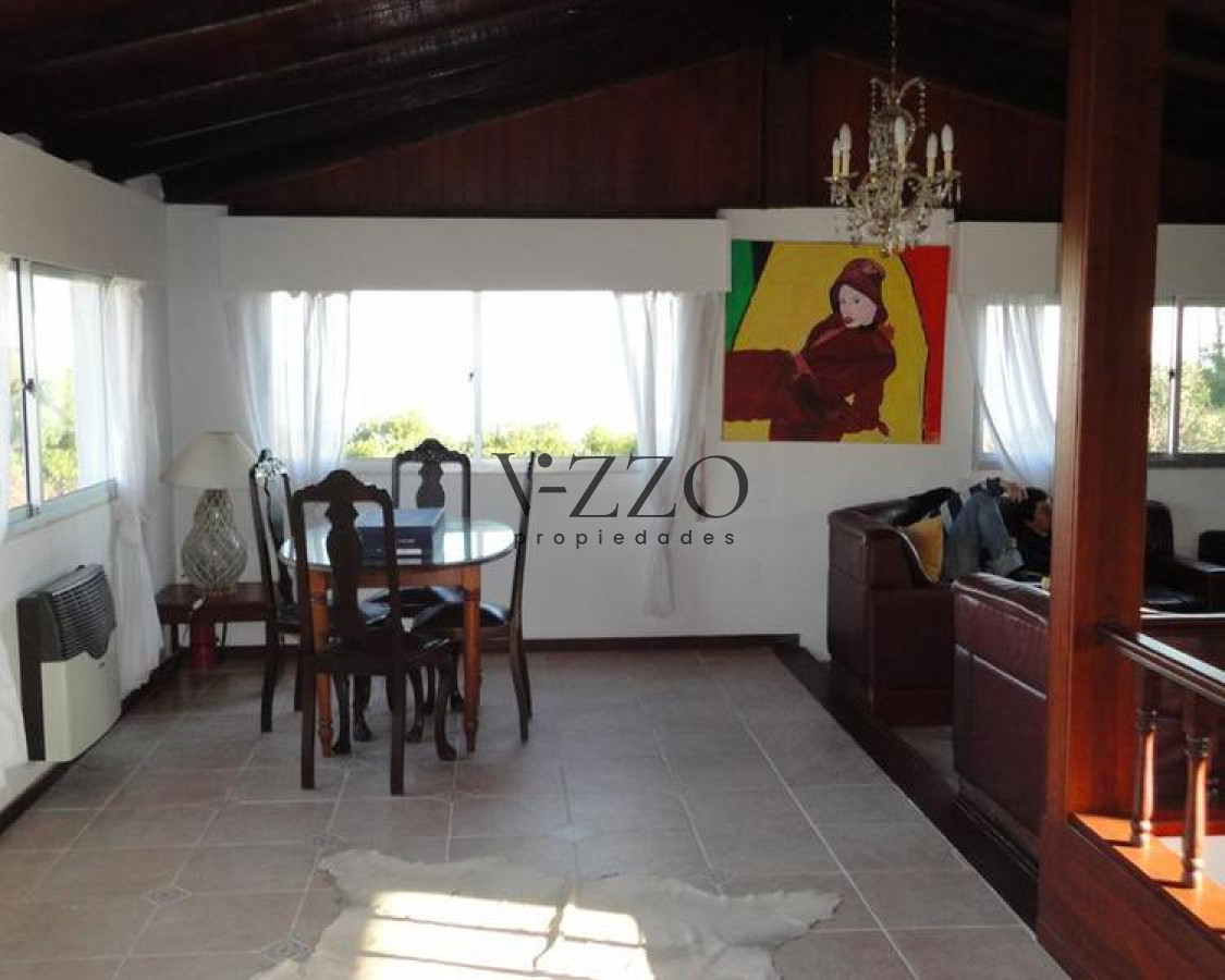Casa ID.441/Venta-y-alquiler-temporario-de-gran-casa-en-Pinares-a-una-cuadra-de-la-Playa - Venta y alquiler temporario de gran casa en Pinares a una cuadra de la Playa