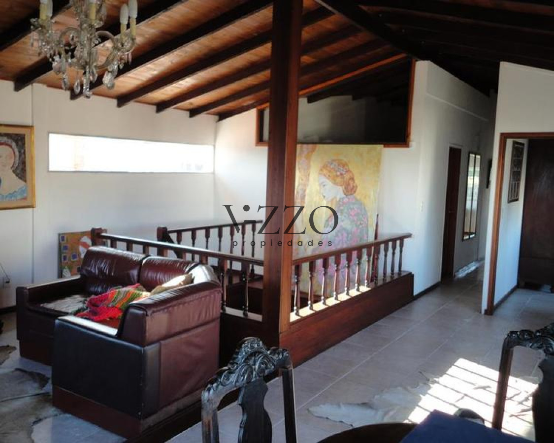 Casa ID.441/Venta-y-alquiler-temporario-de-gran-casa-en-Pinares-a-una-cuadra-de-la-Playa - Venta y alquiler temporario de gran casa en Pinares a una cuadra de la Playa