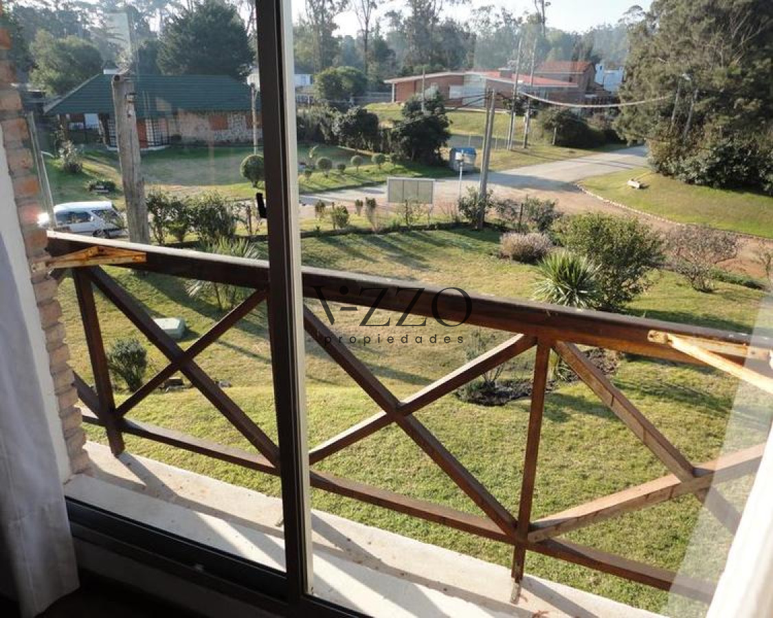 Casa ID.441/Venta-y-alquiler-temporario-de-gran-casa-en-Pinares-a-una-cuadra-de-la-Playa - Venta y alquiler temporario de gran casa en Pinares a una cuadra de la Playa
