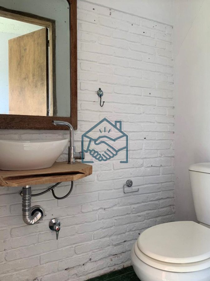 Casa ID.442/Casa-en-la-Península-de-Punta-del-Este-en-Venta---Seis-Dormitorios-y-Piscina- - Casa en la Península de Punta del Este en Venta - Seis Dormitorios y Piscina 