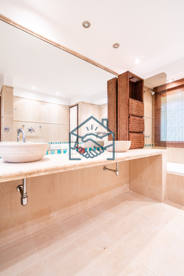Casa ID.437 - Buena casa en San Rafael de Cuatro Dormitorios con Pisicina