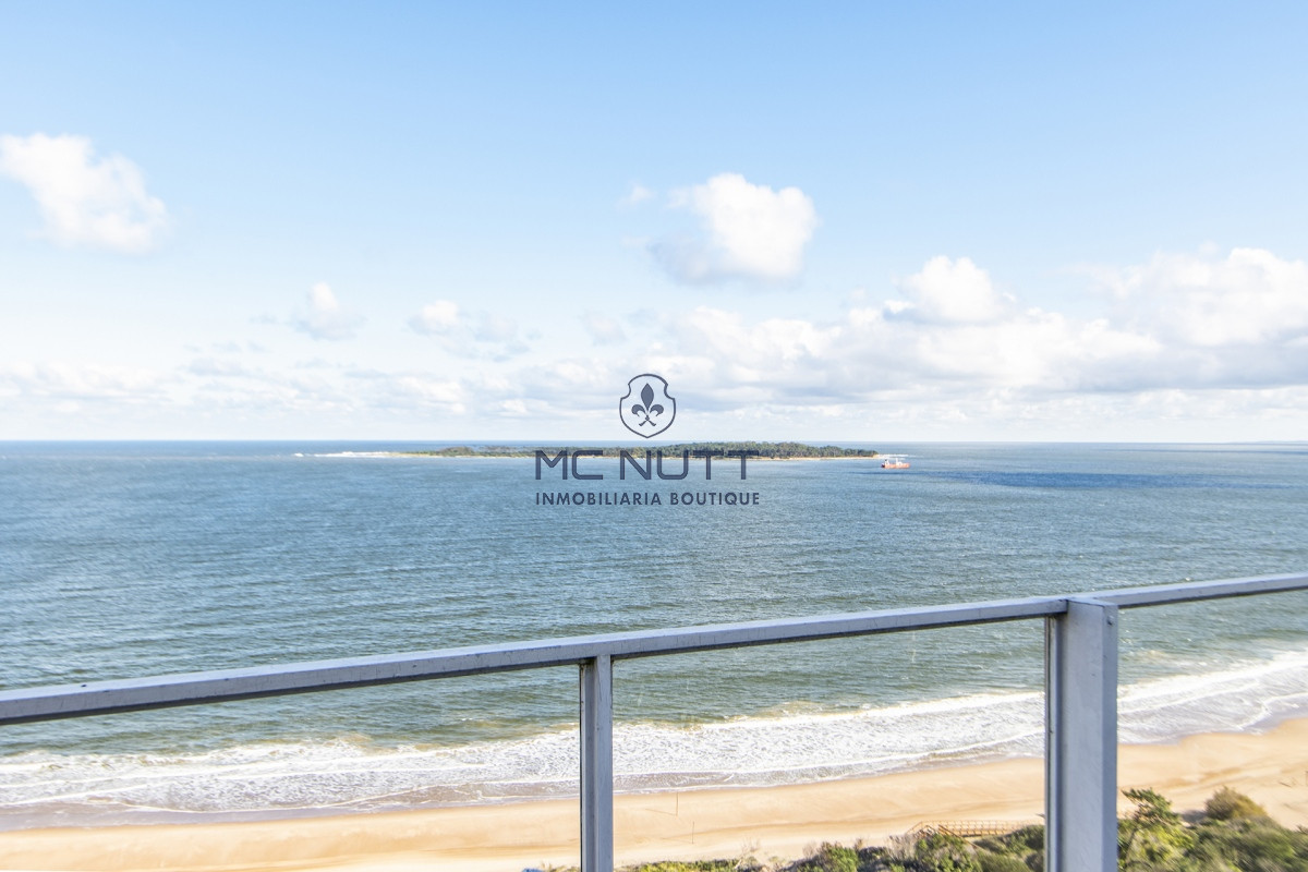Apartamento Ref.584/ - Penthouse Frente Al Mar 4 Dormitorios en Venta 