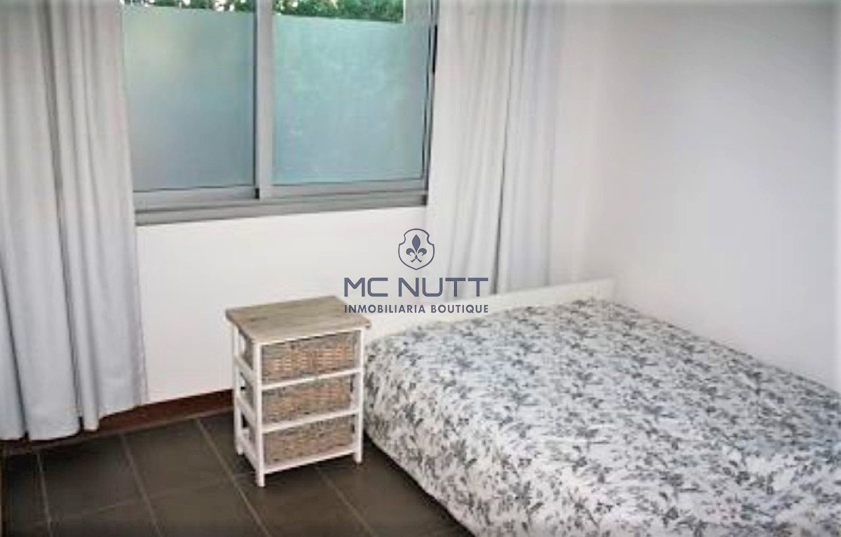 Casa ID.585/ - Excelente propiedad en Barrio Privado - Cinco Dormitorios a metros del Mar