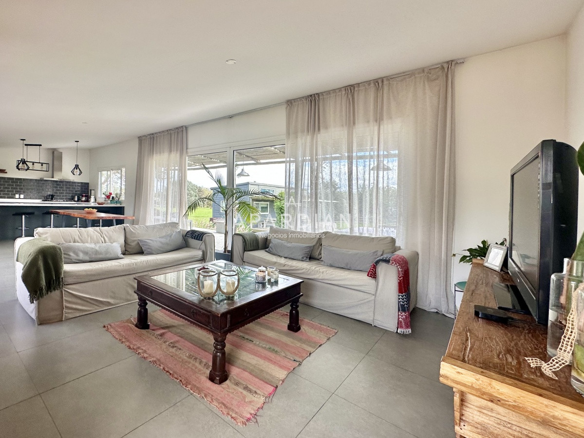 Casa ID.21097039 - Casa de cuatro dormitorios en venta en Barrio Privado El Quijote, La Barra.