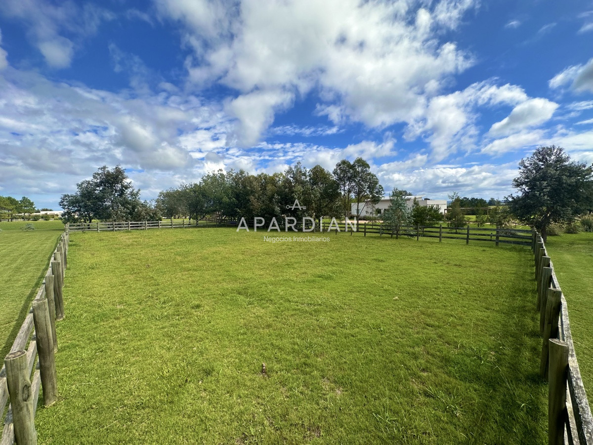 Casa ID.21097039 - Casa de cuatro dormitorios en venta en Barrio Privado El Quijote, La Barra.